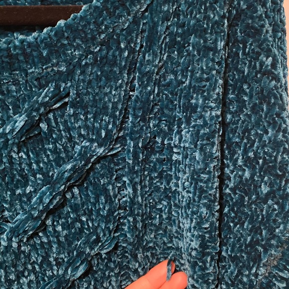 Forever 21 ⭐️2/$25⭐️ cropped sweater -teal - Picture 4 of 6